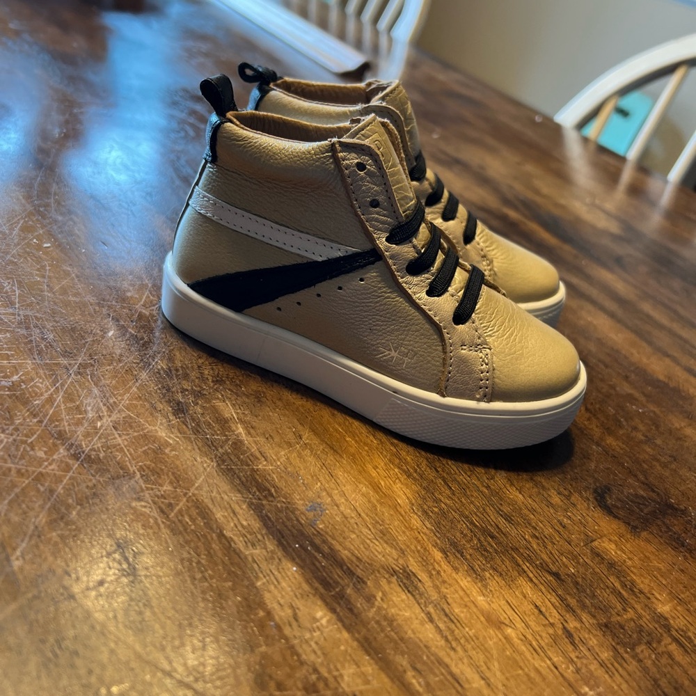Brand new Freshly Picked High Top Leather Sneakers Platinum Size 7 (toddler)